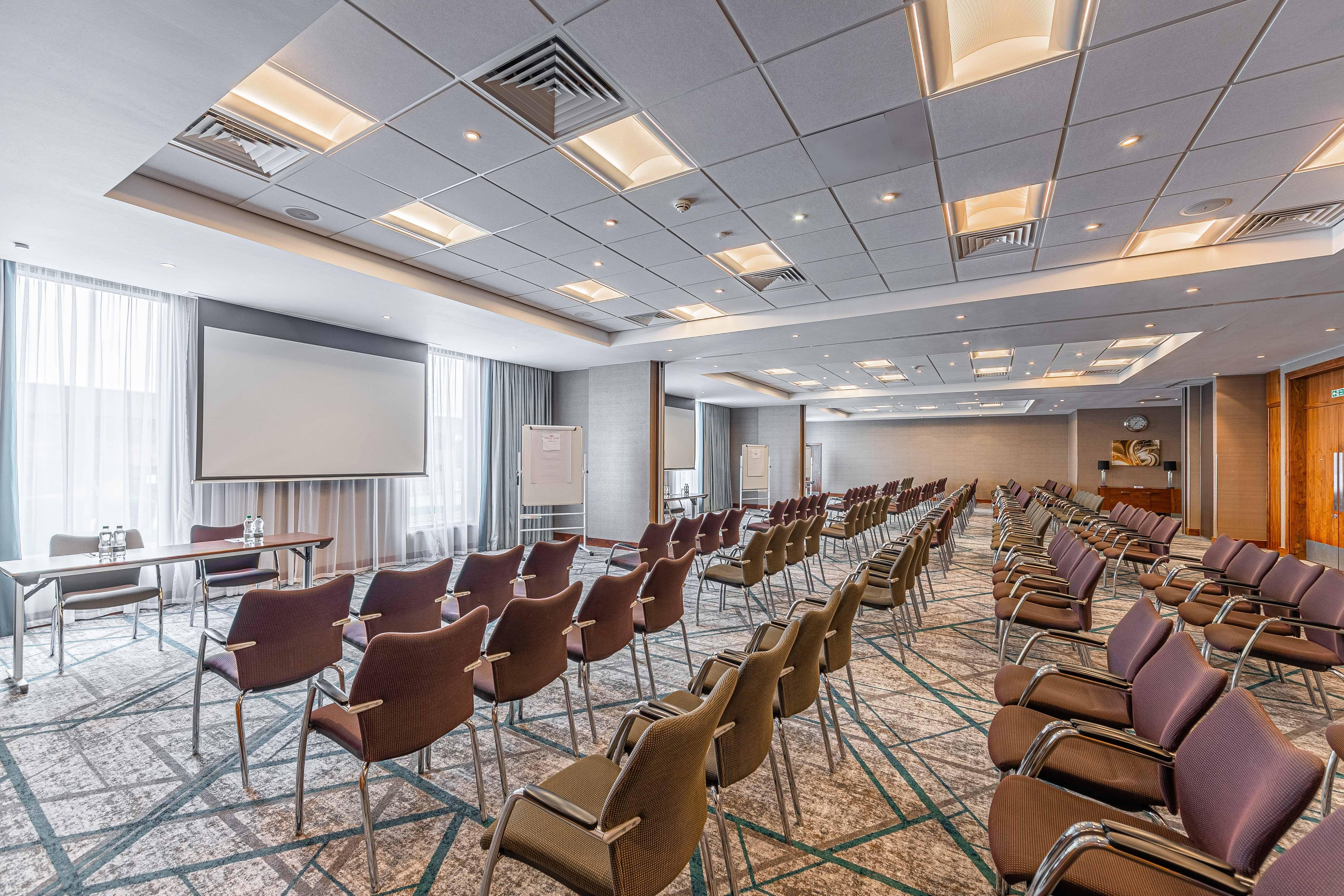 Crowne Plaza Reading Hotel Bagian luar foto