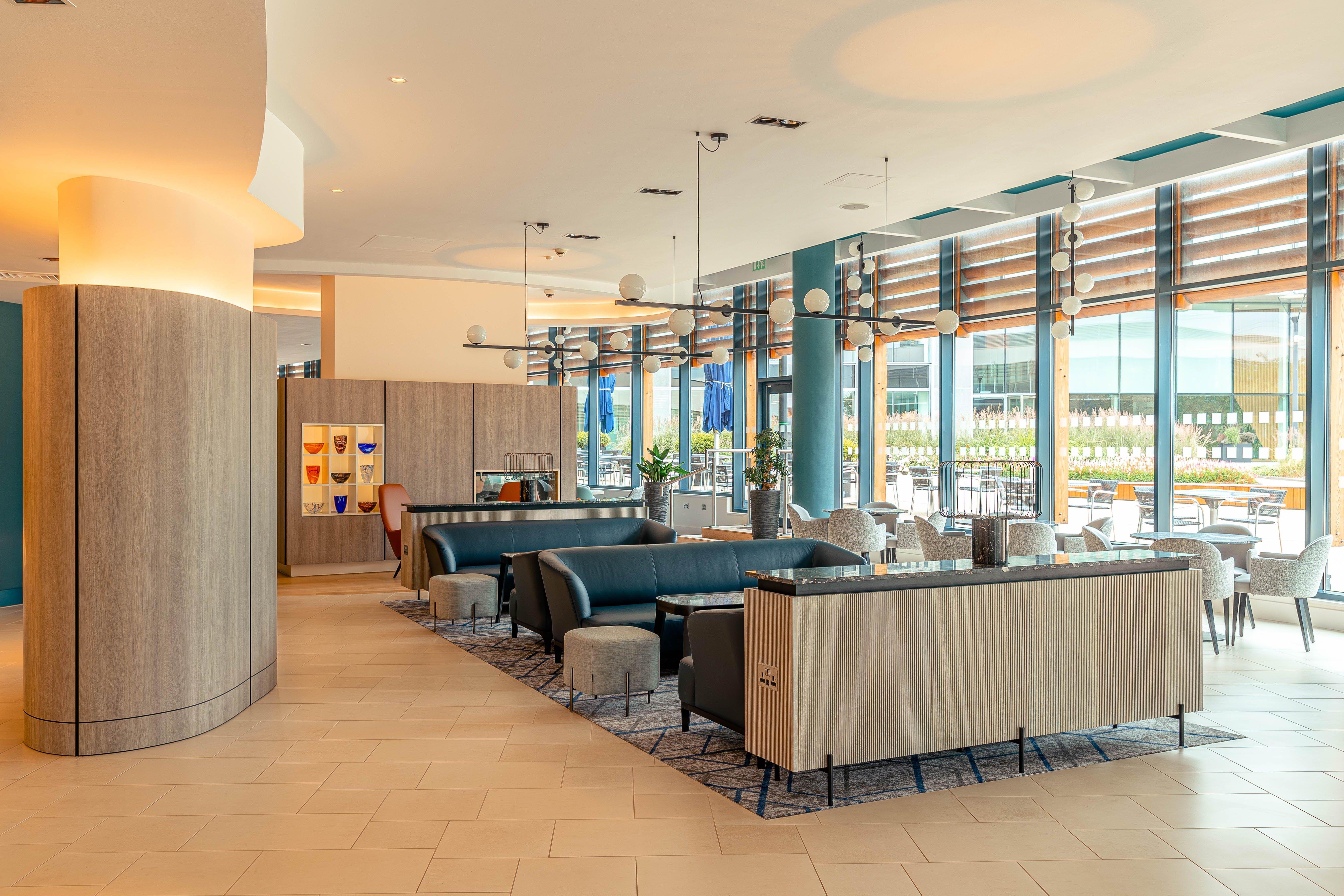 Crowne Plaza Reading Hotel Bagian luar foto