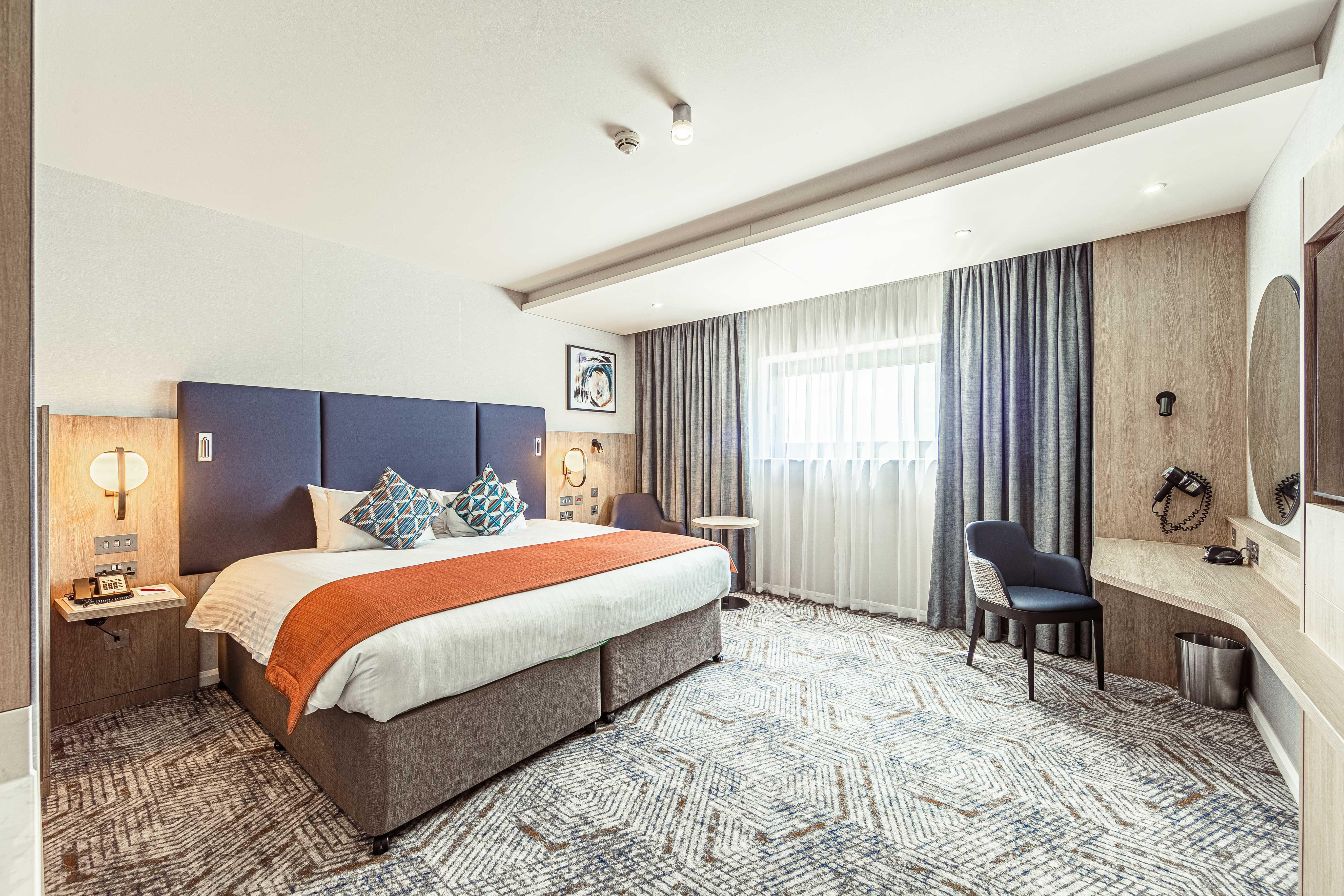 Crowne Plaza Reading Hotel Bagian luar foto