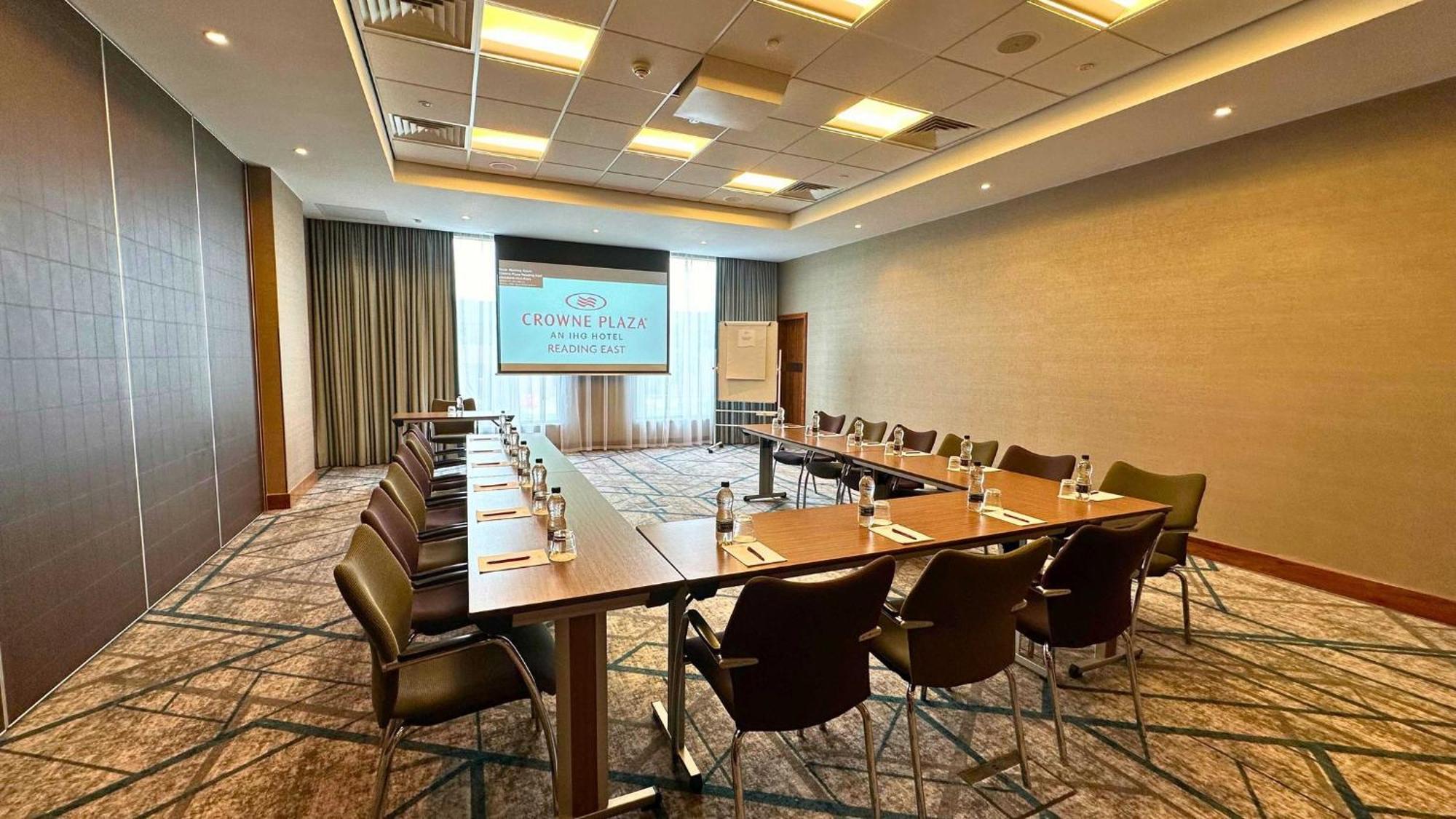 Crowne Plaza Reading Hotel Bagian luar foto