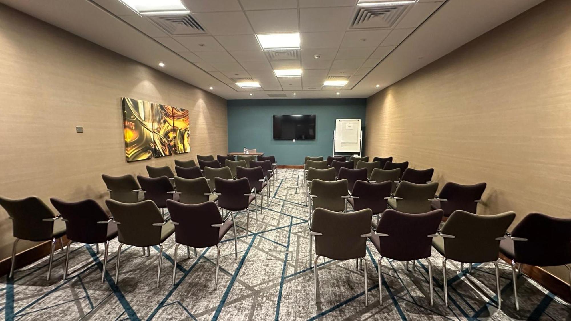Crowne Plaza Reading Hotel Bagian luar foto