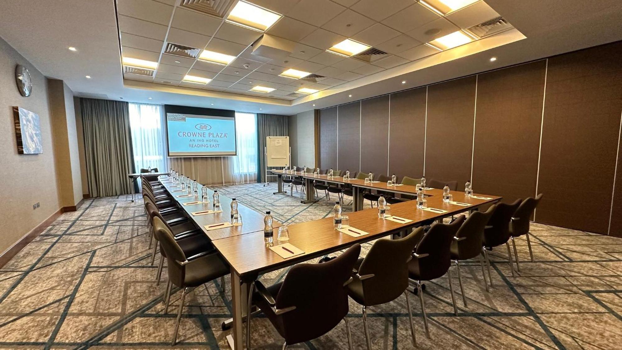 Crowne Plaza Reading Hotel Bagian luar foto
